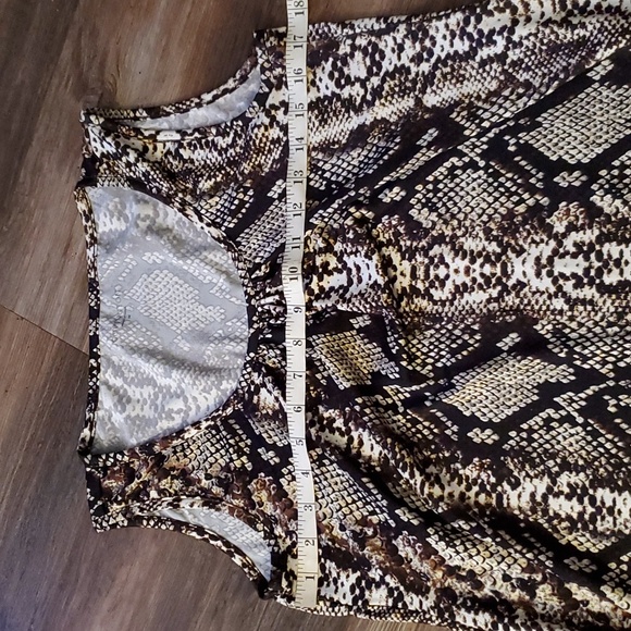 Covington snakeskin print size medium - Picture 4 of 5